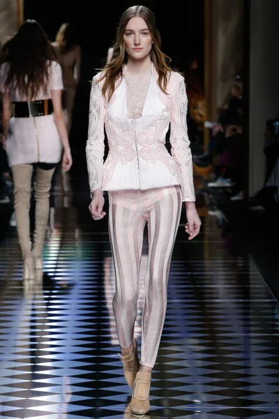 Look 10